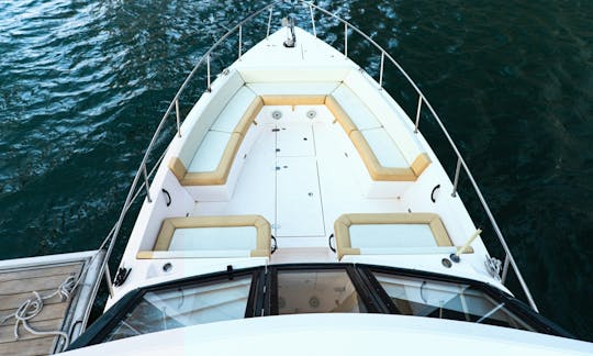 36ft Boat Charter Dubai with Captain & Crew (Silver Craft Yacht for 10 persons)