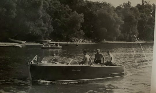 1945 25' Custom Wooden Chris Carft Motor Yacht - Torch Lake Original