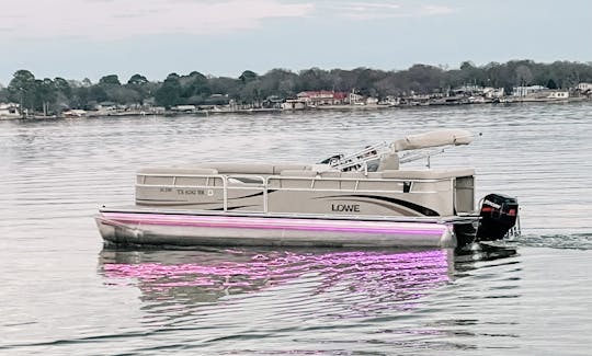 Lowe SS250 Pontoon Rental on Cedar Creek Lake