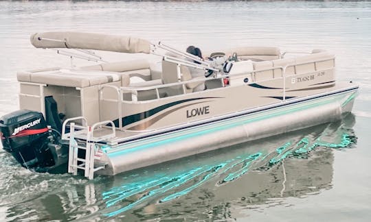 Alquiler de pontones Lowe SS250 en el lago Cedar Creek