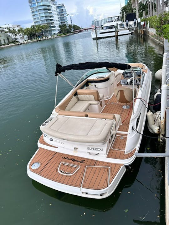 Spectacular Day in Miami w/ Captain | 24ft Sea Ray Sundeck | Fuel Included