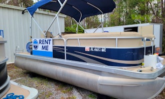 Spacious 20ft Bennington Pontoon Party Boat Rental in Orange Beach, Alabama! 8 Hours