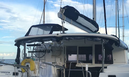 Gorgeous Luxury Lagoon Catamaran in San Pedro Belize