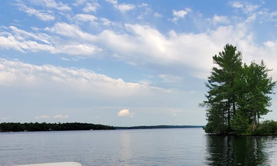 Cottage Country at anchor.