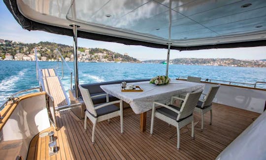 BLUE CRUISE WITH DELUXE YACHT AND PROFESSIONAL CREW IN GOCEK BAYS