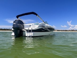 Aluguel de barco de 22 pés entregue em sua doca! 200 cv