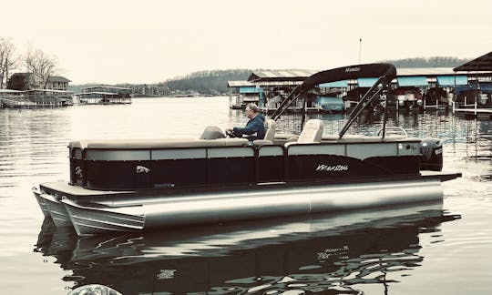 25' Tritoon w/ Captain for Rent at the Lake of the Ozarks, MO