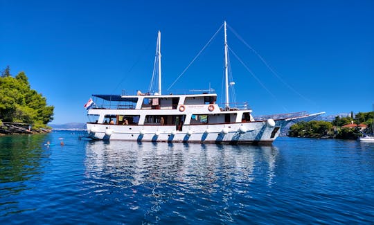 Premium 92' Cruise Ship Boat Rental in Split, Croatia