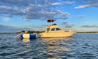 36ft Wide Cabin Cruiser Motor Yacht Rental in Oyster Bay, New York.