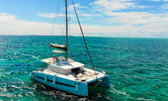 41ft Luxury Bali Lagoon Sailing Catamaran Charter in San Pedro