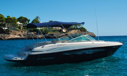 Spacious and Agile Monterey 264 FS Powerboat in Cala D'or, Illes Balears