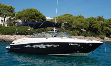 Spacious and Agile Monterey 264 FS Powerboat in Cala D'or, Illes Balears