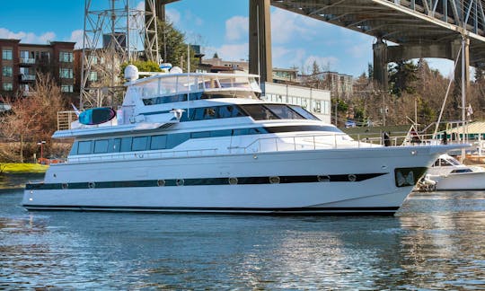 100' Luxury Yacht In Seattle, San Juans, Or Puget Sound!!