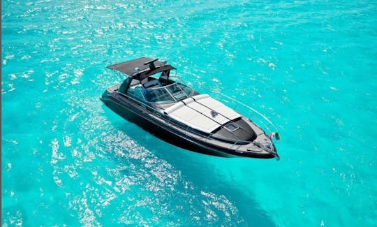 Sea Ray 45ft Sundancer em Cancún - Vídeo de drone gratuito em 6 horas de reserva