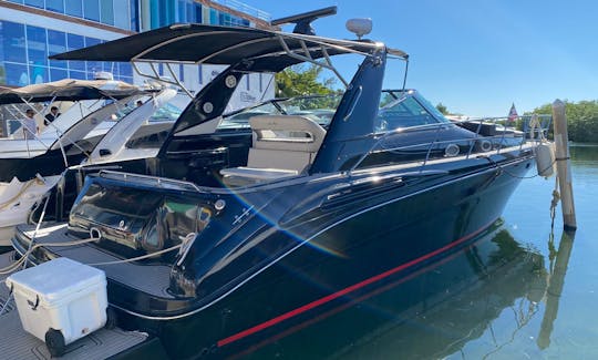 Sea Ray 45ft Sundancer em Cancún - Vídeo de drone gratuito em 6 horas de reserva