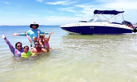 Super clear water at the islands and happy guests!