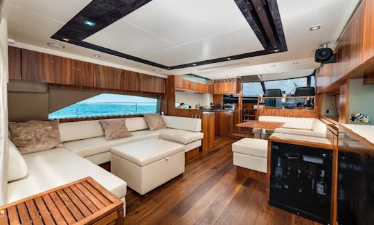 Reserve este Beautyline Squadron Yacht em Cancún com um jetski waverunner gratuito