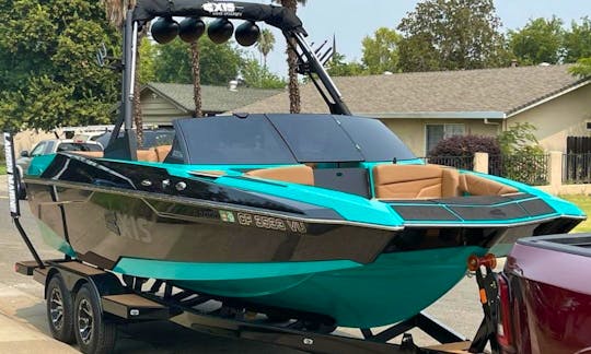 2022 AXIS A22  WAKESURF  BOAT, With all toys included.