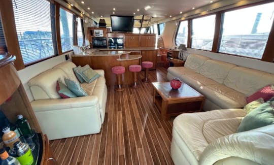Luxurious 65ft Carver Voyager Power Mega Yacht for 20 people!