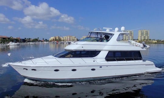 ¡Lujoso megayate Carver Voyager Power de 65 pies para 20 personas!