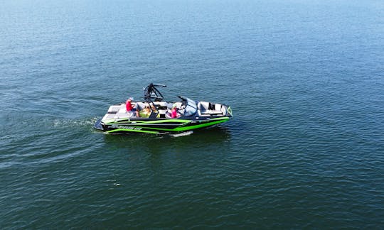 Wakesurf or Just Relax on Lake Travis with our Experienced Captain