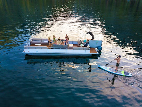 Lake Tahoe’s ONE & ONLY Hot Tub Boat Charter!