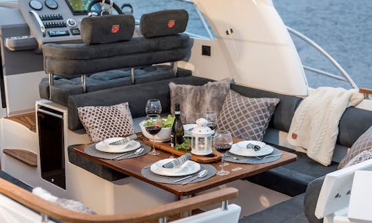 Yate Marex 310 SC Cabin Cruiser de lujo en alquiler en Paros