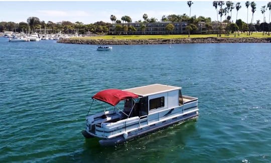 Mission Bay Party Boat Double Deck Pontoon - 32 Feet Sun Tracker Party Cruiser Captain Included