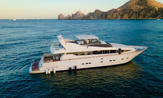 98ft Luxury Power Mega Yacht in Cabo San Lucas