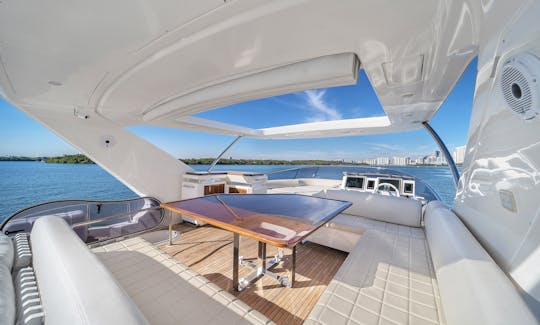 Louez le méga-yacht Azimut Power de 70 pieds à Miami