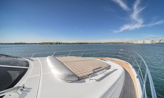 Louez le méga-yacht Azimut Power de 70 pieds à Miami