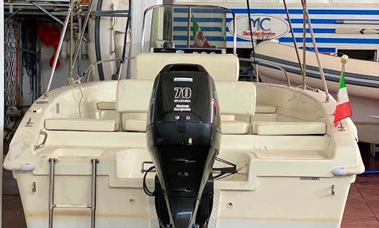 Book your Adventure on this amazing 2021 Center Console Boat in Vlorë