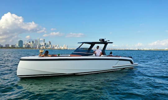 💎 Luxury Sports Boat - Vanquish VQ40