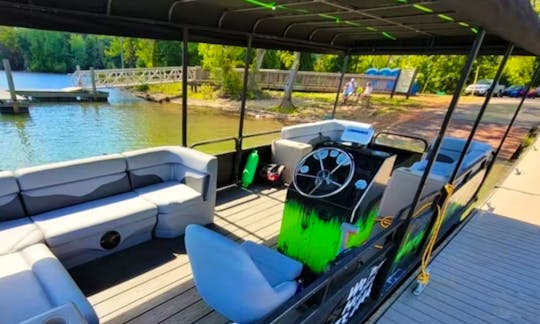 Party Barge Pontoon for 12 people for rent on Lake Wylie