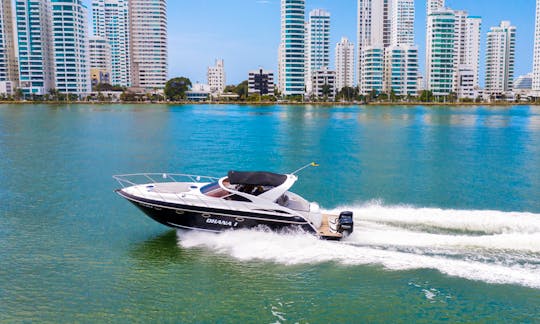Charter the 43ft Fourline Motor Yacht in Cartagena de Indias!