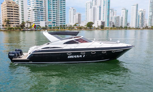 ¡Alquile el yate a motor Fourline de 43 pies en Cartagena de Indias!