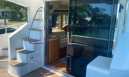 45ft ''Perfect Fit'' Azimut Flybridge Motor Yacht Rental in Riviera Beach, Florida