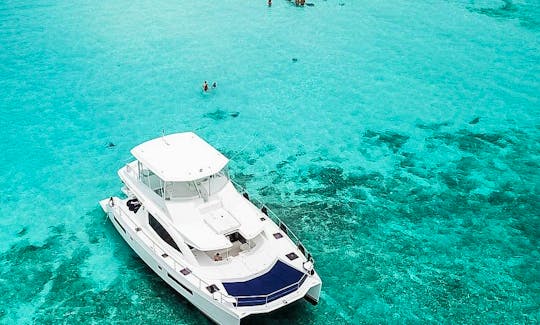 "La Vida" 51' Leopard Power Catamaran Yacht Charter in the Cayman Islands