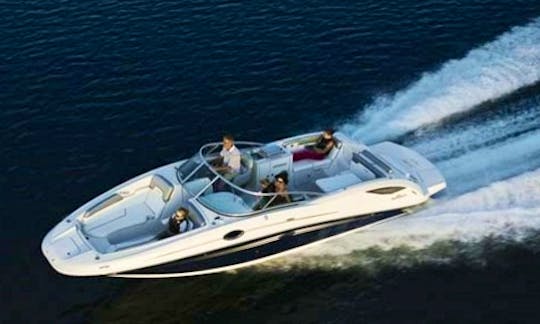 Luxury New 34ft Power Boat Witty in NY Harbor