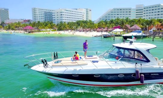 Beautiful and Clean 48ft Doral Motor Yacht for Rent in Cancún, Quintana Roo