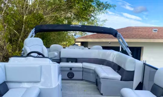 2022 Bentley 22ft Pontoon Rental in Cape Coral, Florida