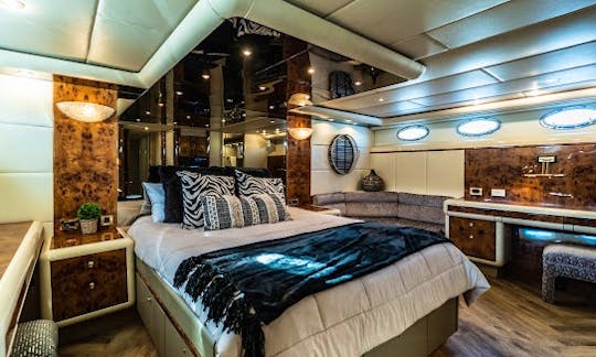 84ft Lazzara Super Luxury Yacht Charter in Newport Beach, California