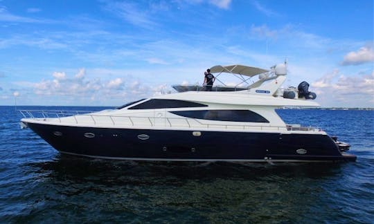 65' Uniesse Motor Yacht Charter in Tampa, Florida