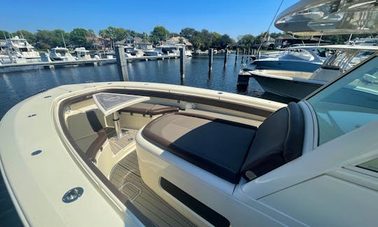 Scout 350LXF Center Console Luxury Cruising or Fishing in Jacksonville