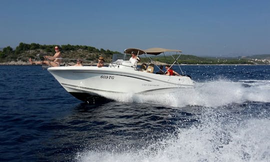 Boat Charter Jeanneau Cap Camarat 7.5 CC Series 2 in Split, Croatia