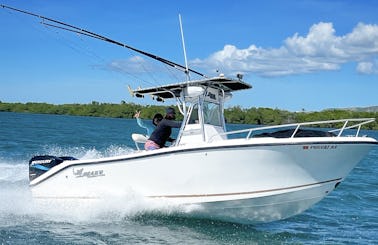 Mako 23ft Center Console for East Coast Cays Adventure