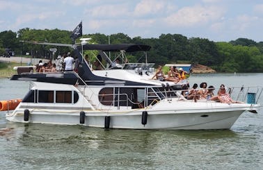 THE WHISKEY DANGER - 55'-SECOND LARGEST LUXURY RENTAL YACHT ON LAKE LEWISVILLE - 4 HOUR MINIMUM - Prices lower during the week!