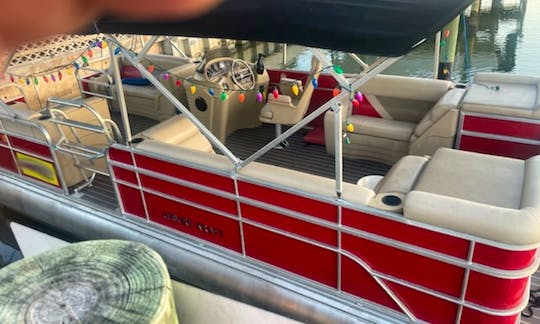 25' Leisure Kraft Tritoon Boat for Rental in Gulfport/St Pete Beach