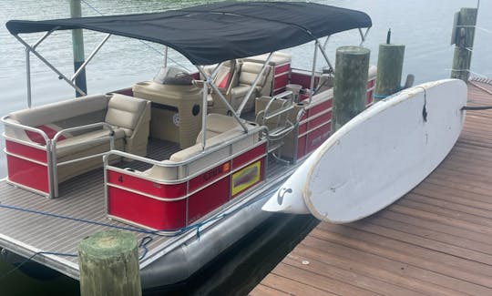 25' Leisure Kraft Tritoon Boat for Rental in Gulfport/St Pete Beach