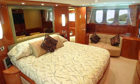 Sanook - Yate a motor Princess 75 Flybridge en Phuket